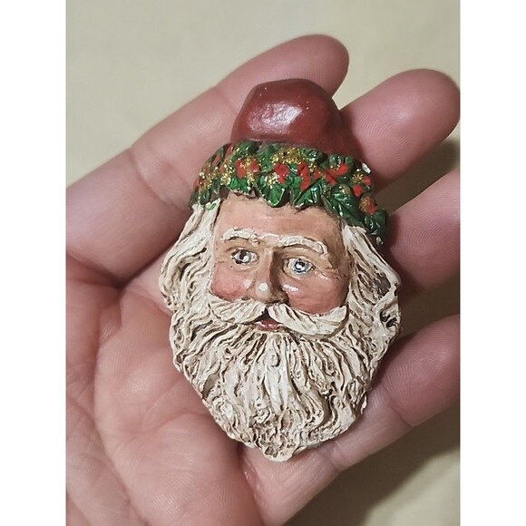 Vintage Santa Claus Face Brooch Pin Pottery Plaster Hand Painted Christmas Gift - Picture 3 of 6